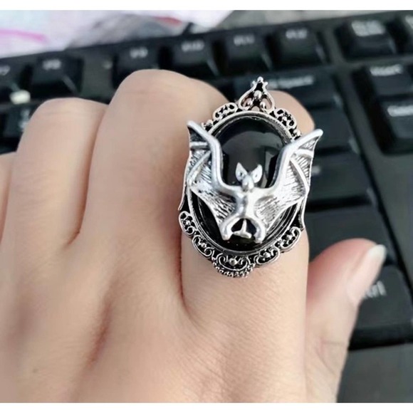 Bat Ring Halloween Gothic Victorian Cameo Faux Onyx Gemstone Open Finger - Picture 3 of 5